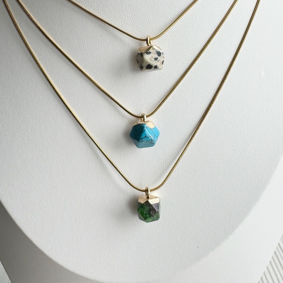 Necklace Gift Set, Natural Crystal Pendant Necklace Set (3 necklaces included) - Picture 7 of 8